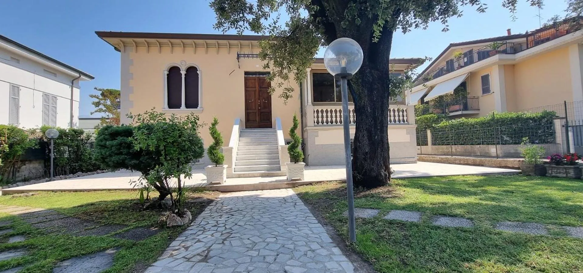 Villa Gioietta Marina di Massa Bed & Breakfast